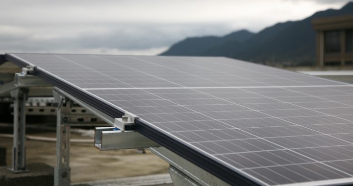 Photovoltaik für Carports und Terrassendächer: Eine nachhaltige Lösung für Renovierungen